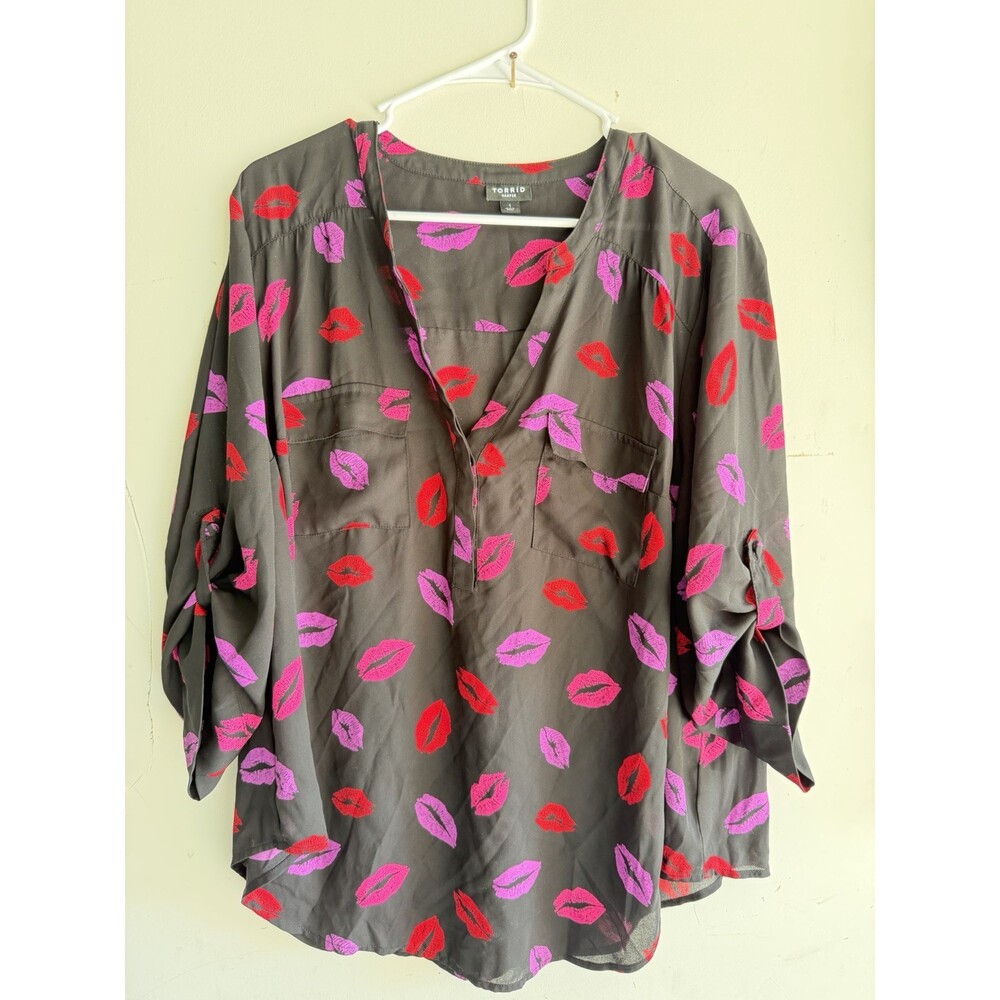Torrid Harper Lip Blouse Button Down Sz 1